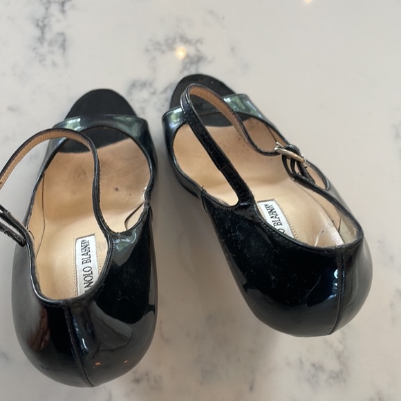 Manolo blahnik black heels. - Picture 3 of 6